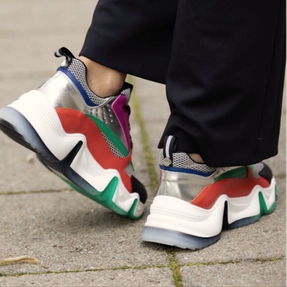 True Religion Shoes - BRAND NEW TRUE RELIGION RALEN MULTI-COLOR LOW TOP SNEAKER